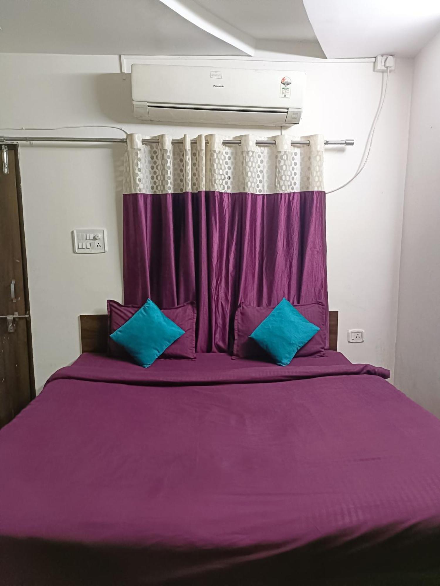 Hotel Rose Valley Индаур Экстерьер фото