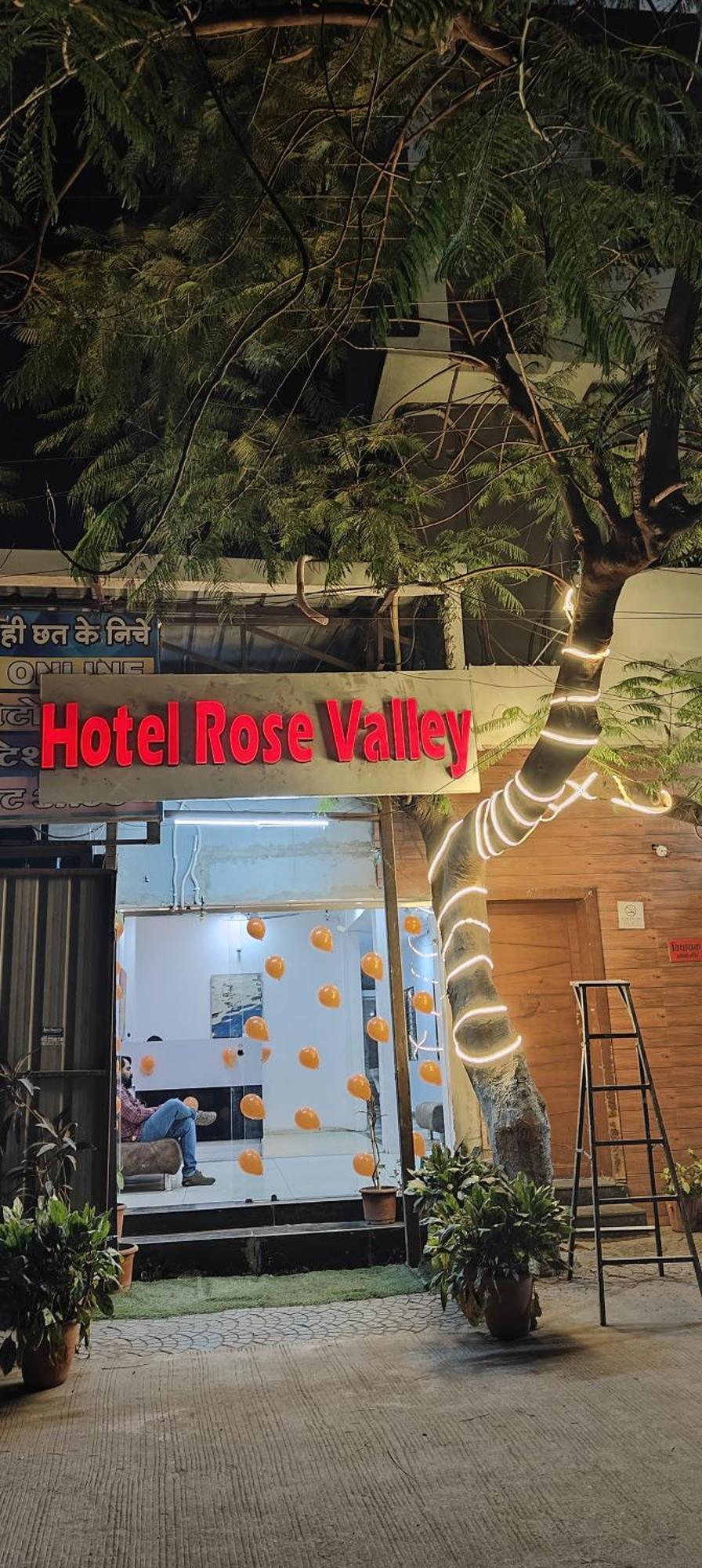 Hotel Rose Valley Индаур Экстерьер фото