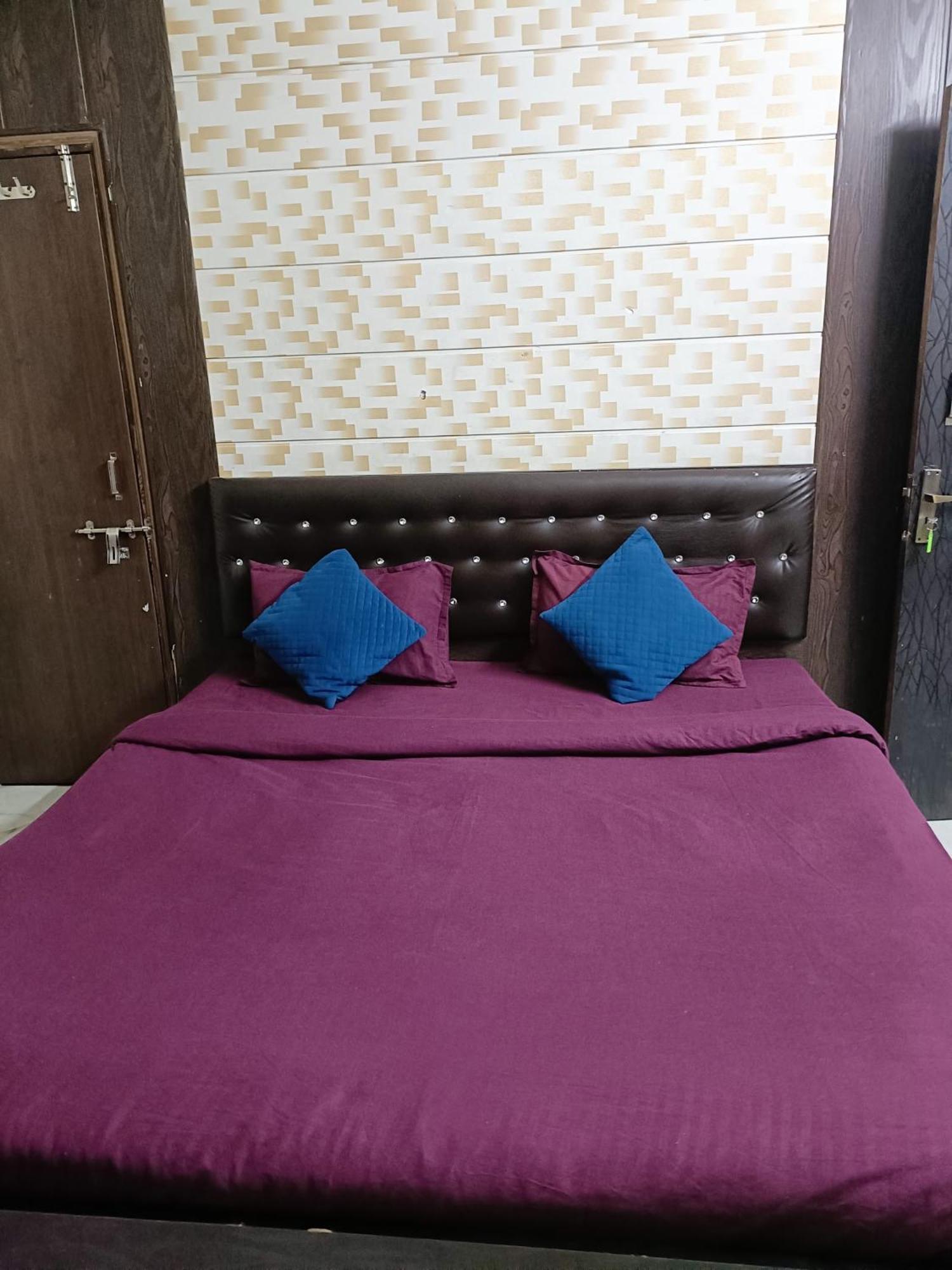 Hotel Rose Valley Индаур Экстерьер фото