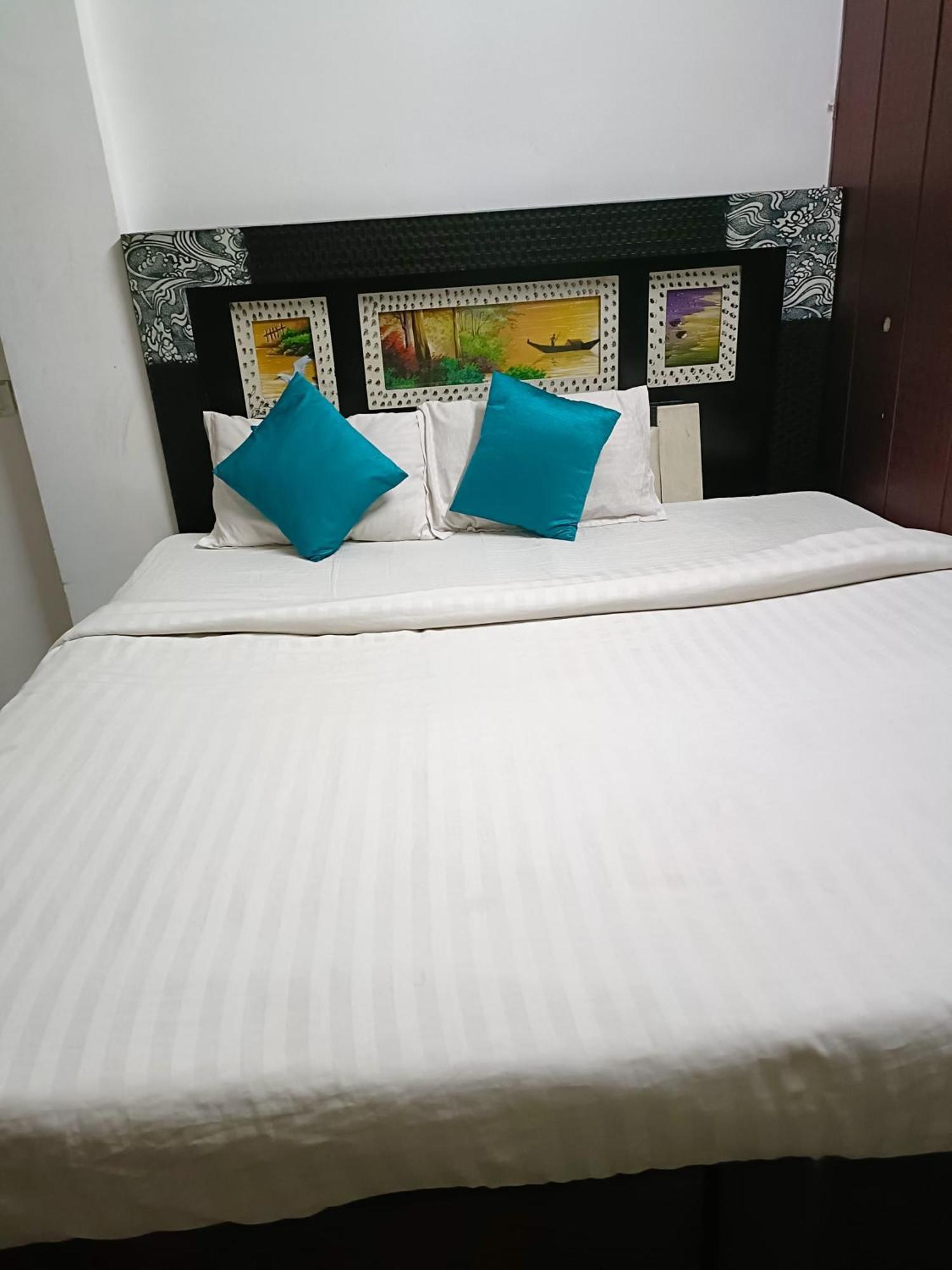 Hotel Rose Valley Индаур Экстерьер фото