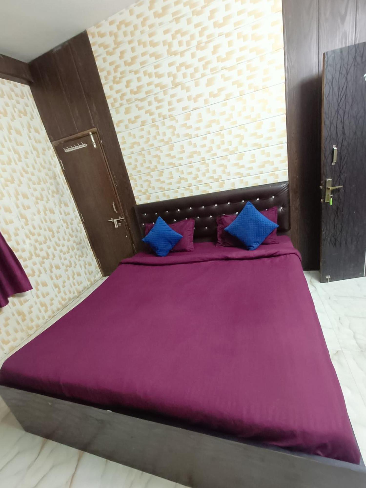 Hotel Rose Valley Индаур Экстерьер фото